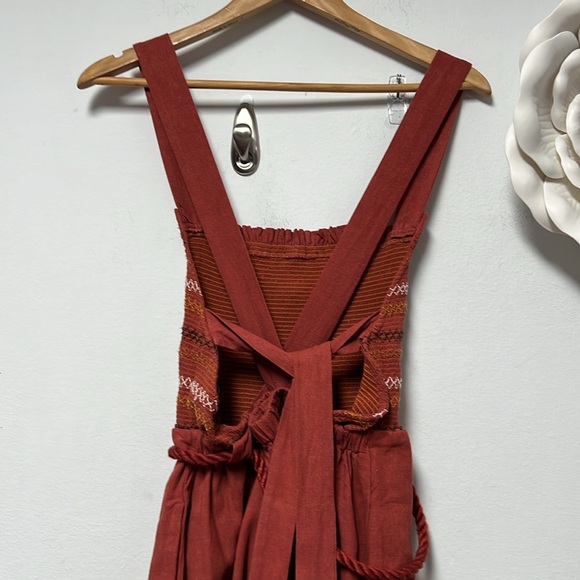 Free people sienna smocked jumpsuit in sumac color size M - Picture 7 of 8